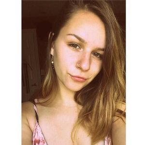 Meet your Posher, Alyson