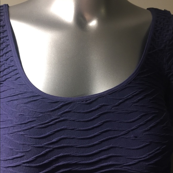 Small purple body on dress. - Picture 4 of 5