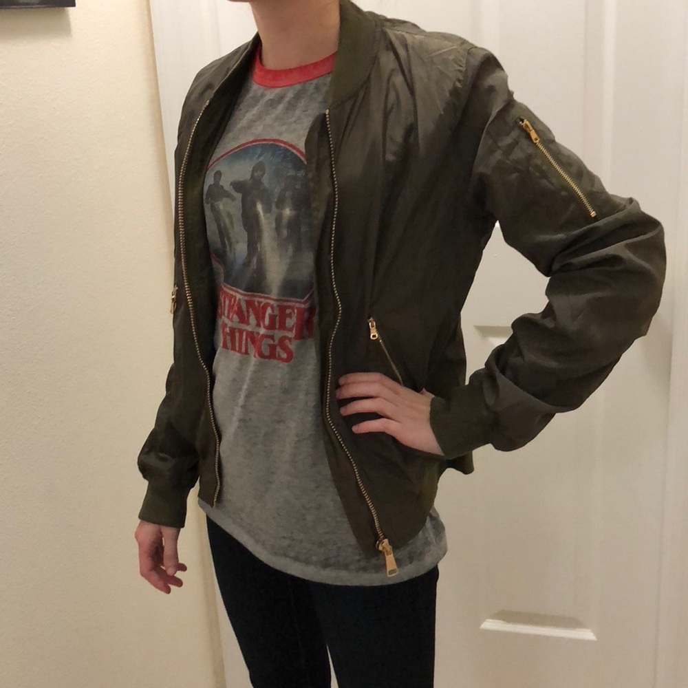 ❤️Super cool!!😎 olive bomber style jacket❤️ - Picture 3 of 7