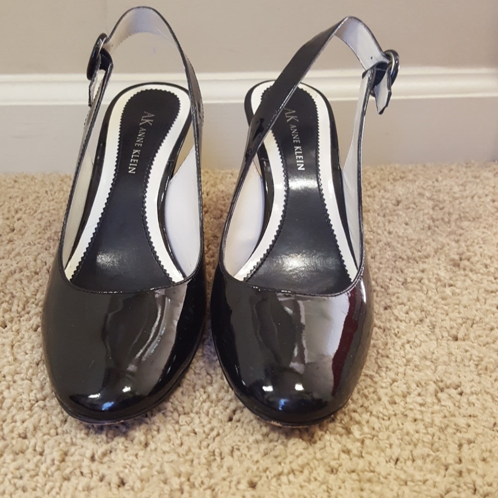 Black patent slingbacks