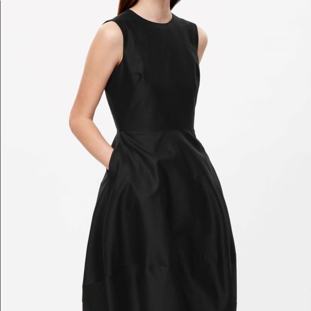 COS dress with pockets!