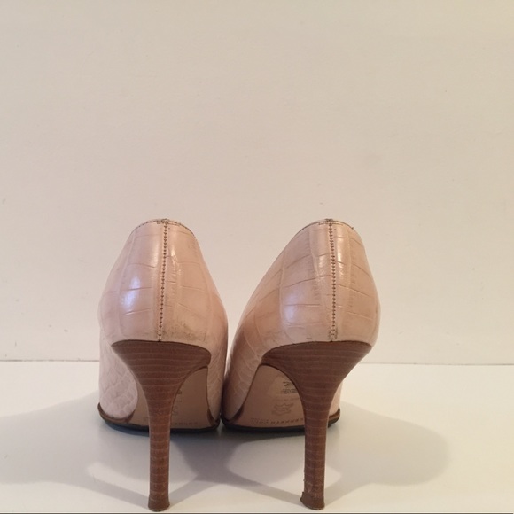 Kenneth Cole Crocodile Embossed Pump