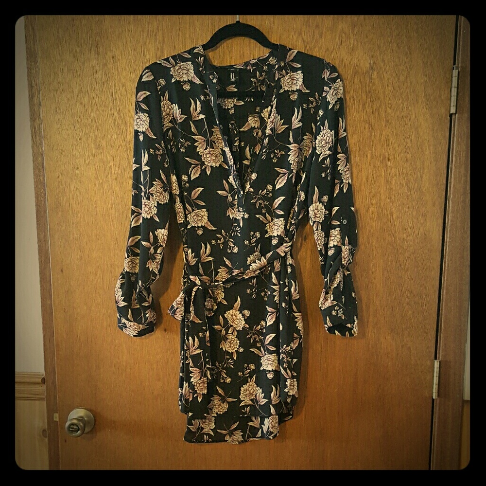 Beautiful light weight floral dress