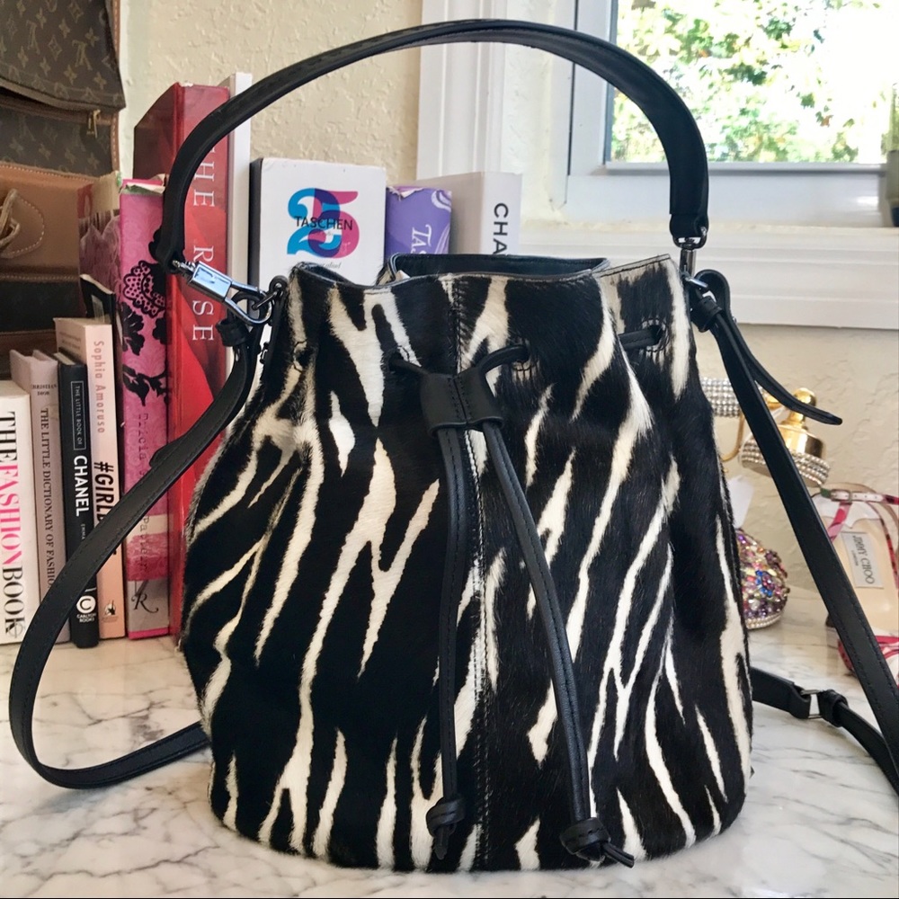 Elizabeth and James ‘Cynnie’ bucket bag