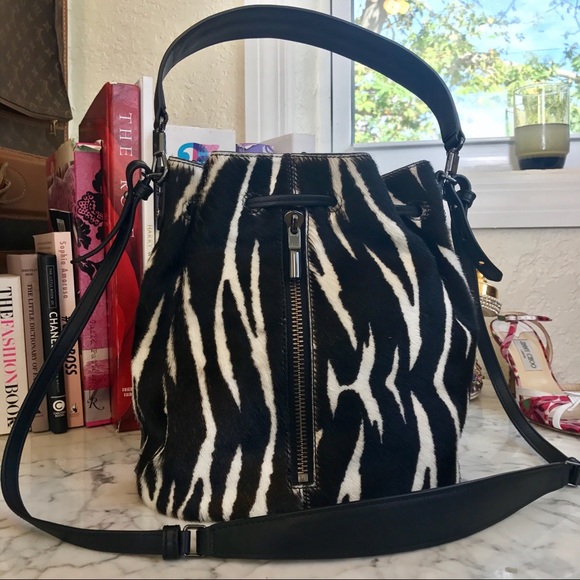 Elizabeth and James ‘Cynnie’ bucket bag - Picture 3 of 7