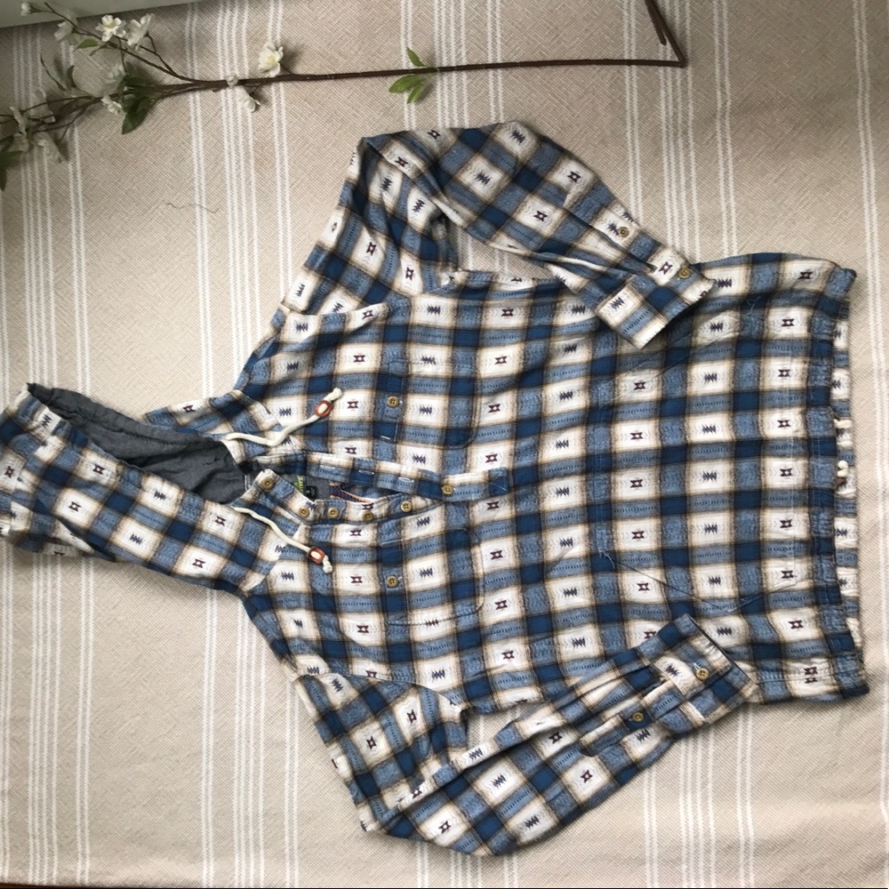 Modern amusement light long-sleeve flannel w/ hood
