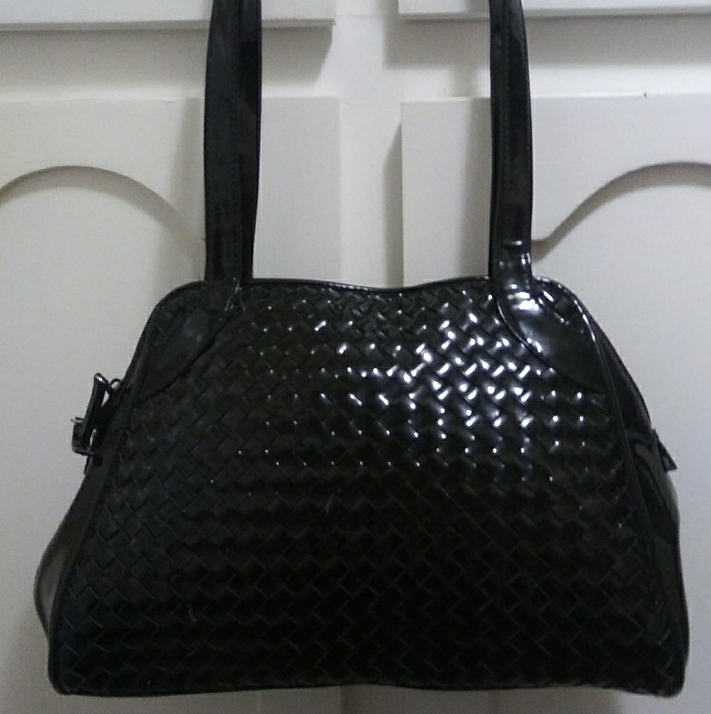 Sandra Roberts Black weave shoulder bag with pink