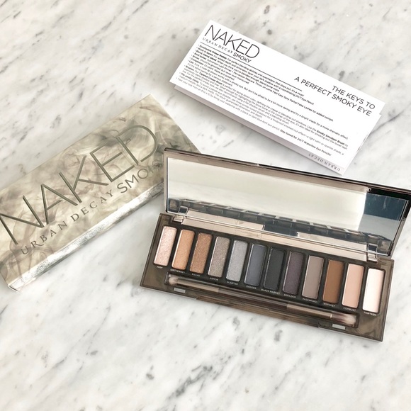 Urban Decay Smoky Naked Palette - Picture 2 of 5