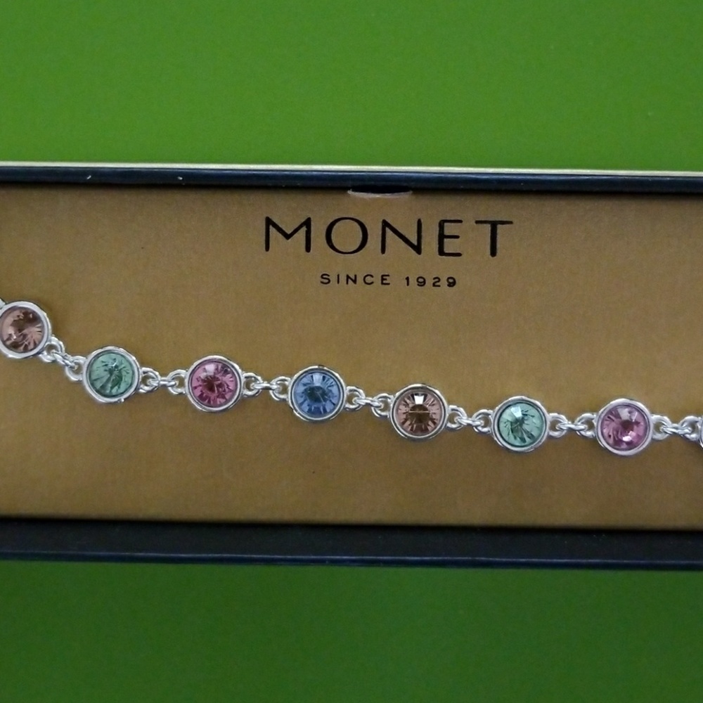 Monet bracelet NWT