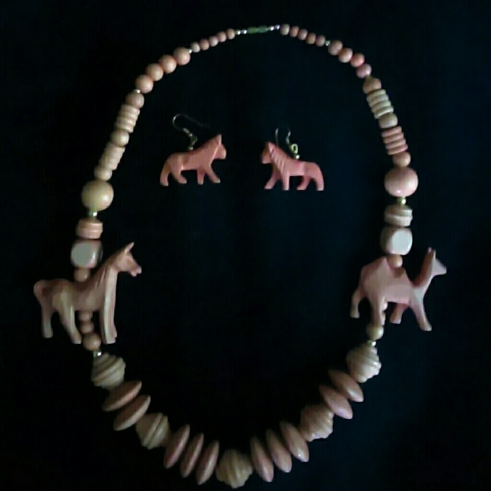 Women's wooden jewelry