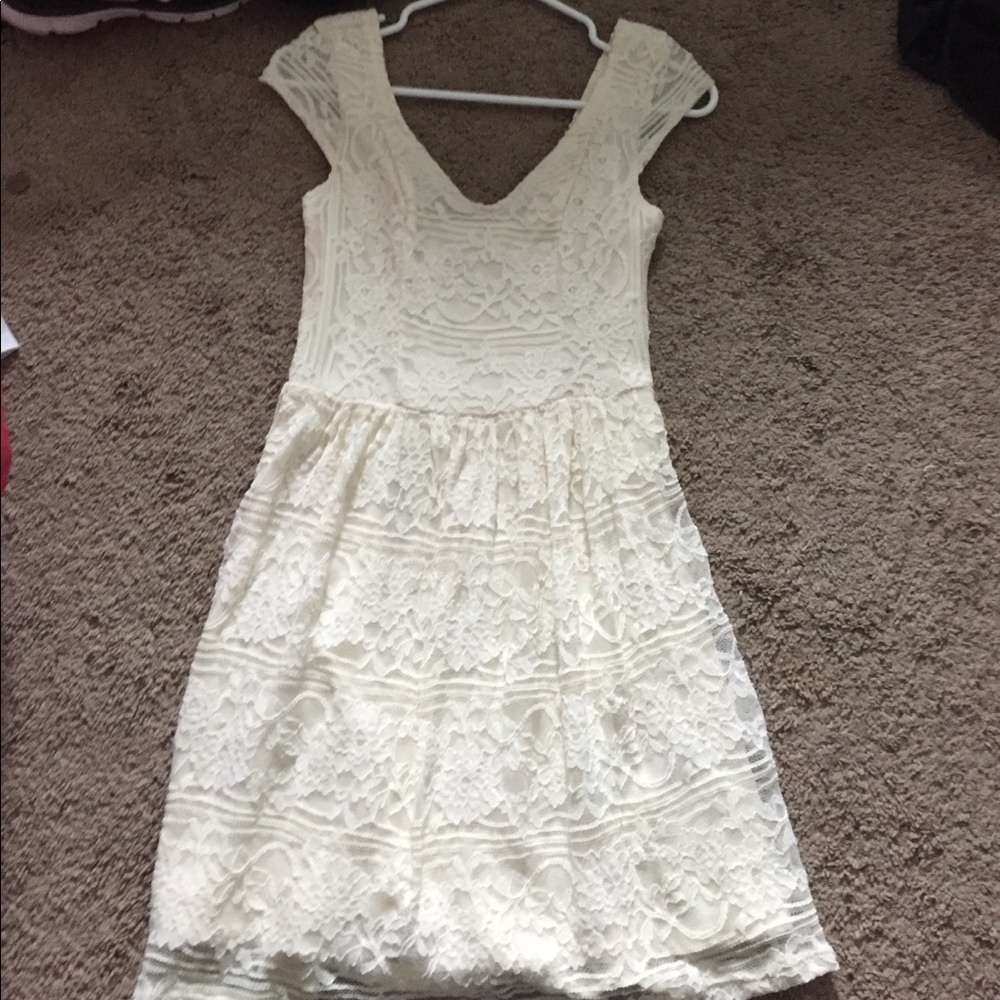 Off white, lace dress from hollister