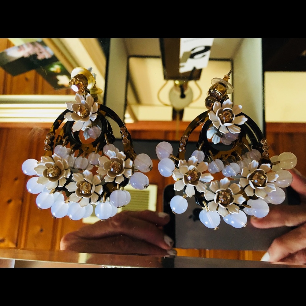 🎄🎁NWT J. CREW SPECTACULAR CHANDELIER EARRINGS🎁 - Picture 4 of 8