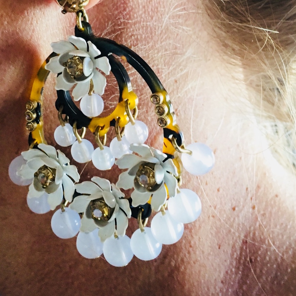 🎄🎁NWT J. CREW SPECTACULAR CHANDELIER EARRINGS🎁 - Picture 3 of 8