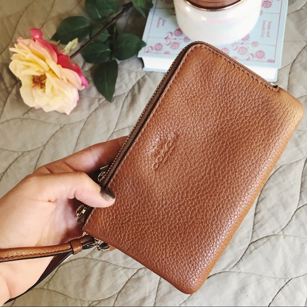 Coach // Brown Leather Wristlet NWOT