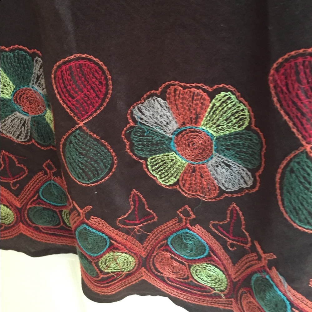 Anne Carson brown linen embroidered skirt. - Picture 3 of 4