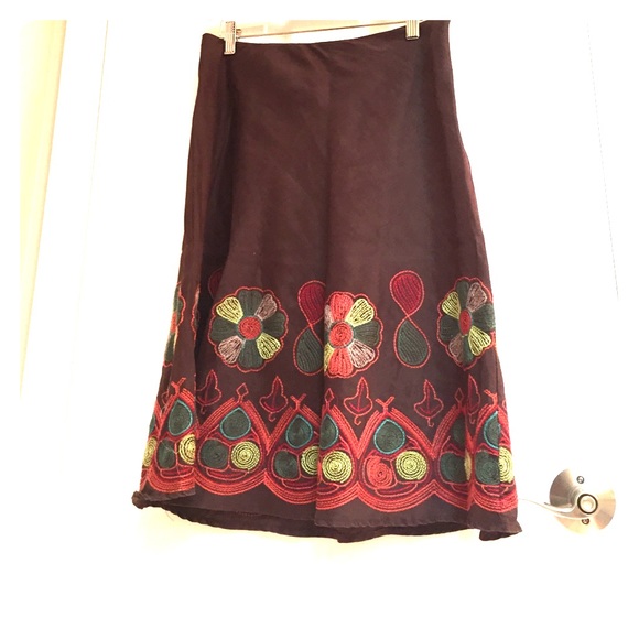 Anne Carson Dresses & Skirts - Anne Carson brown linen embroidered skirt.