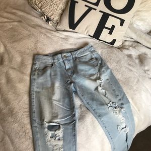 American Eagle Cropped Light Denim Jegging