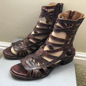 'Queen' Leather Bootie
FREEBIRD BY STEVEN