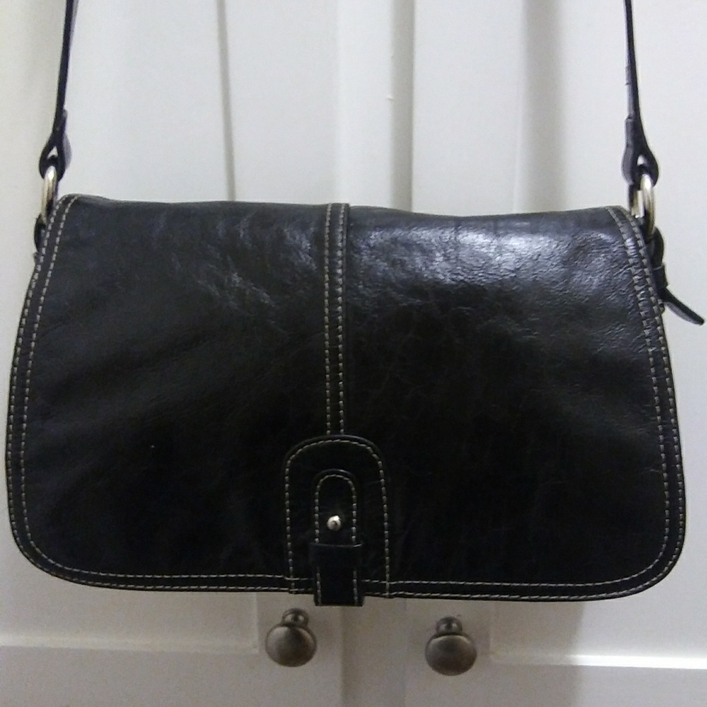 Giani Bernini black leather shoulder bag