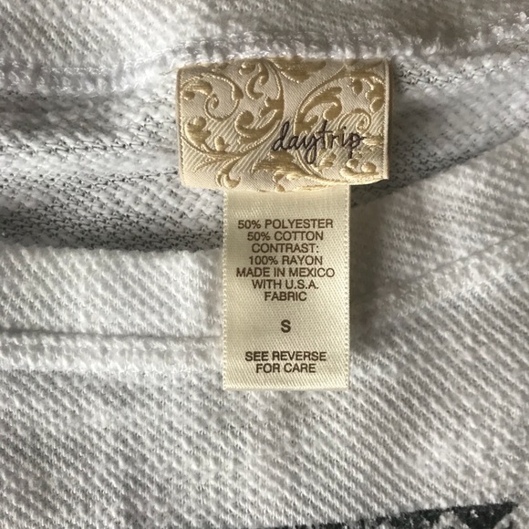 Daytrip Cross Tribal Sweater - Picture 2 of 2