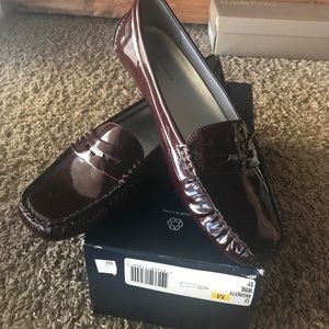 Anne Klein wine Iflex shoes
