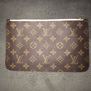 Louis Vuitton Neverfull MM pouch