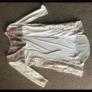 Bke cream blouse lace sides