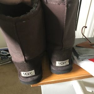 Brown uggs size 6