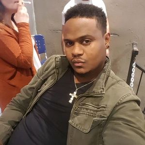 Meet your Posher, Emmanuel