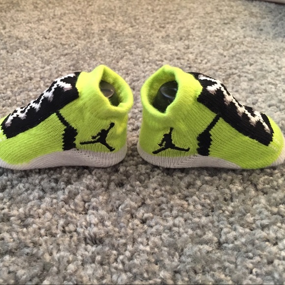 Air Jordan booties - Picture 2 of 3