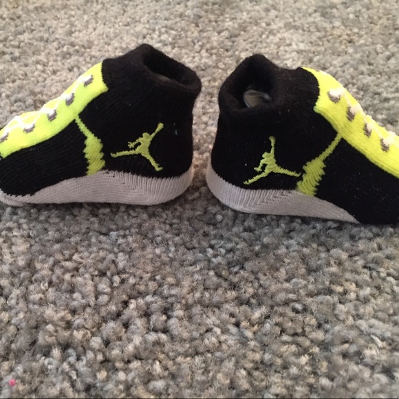 Air Jordan booties - Picture 3 of 3