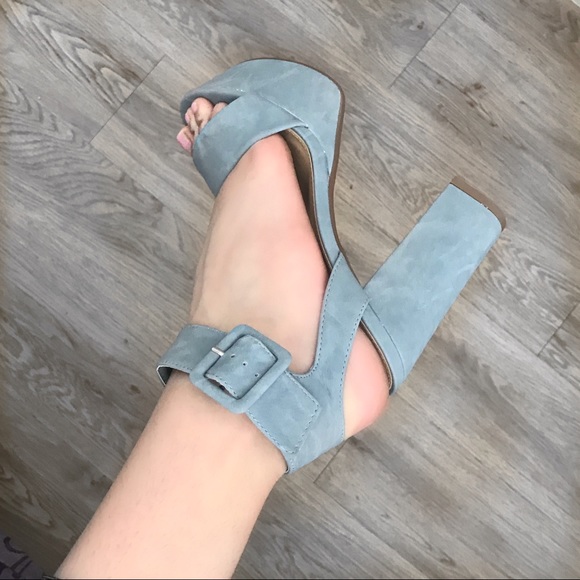 Chunky Heel ✨ New/Never been worn ✨ - Picture 1 of 2