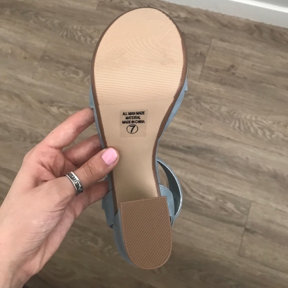 Chunky Heel ✨ New/Never been worn ✨ - Picture 2 of 2