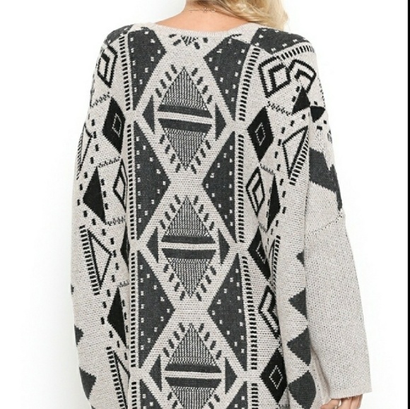 🔴5/$30! Aztec Black and Cream Fringe Cardigan - Picture 5 of 8