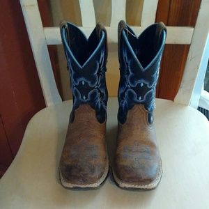 Boys ARIAT cowboy boots. Size 10.