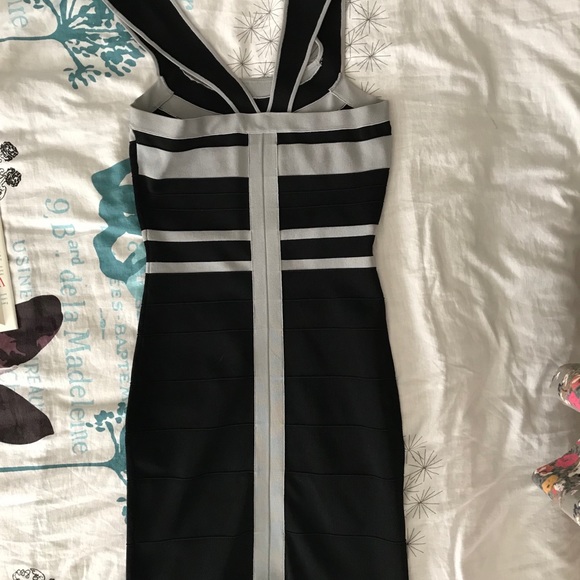 Black dress - Picture 2 of 4