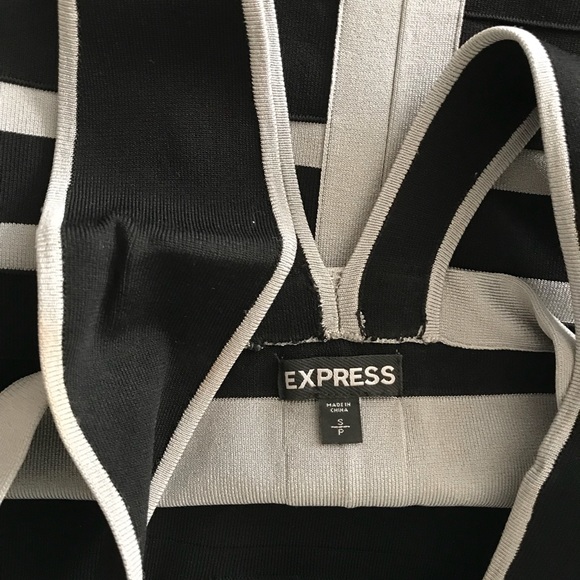 Black dress - Picture 3 of 4