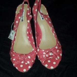 New with tag wedged shoes