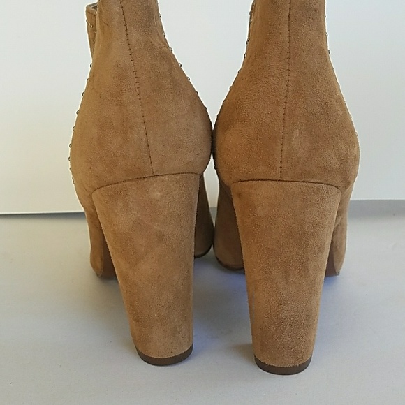 Ralph Lauren Suede Stud Detail Block Heel - Picture 4 of 5