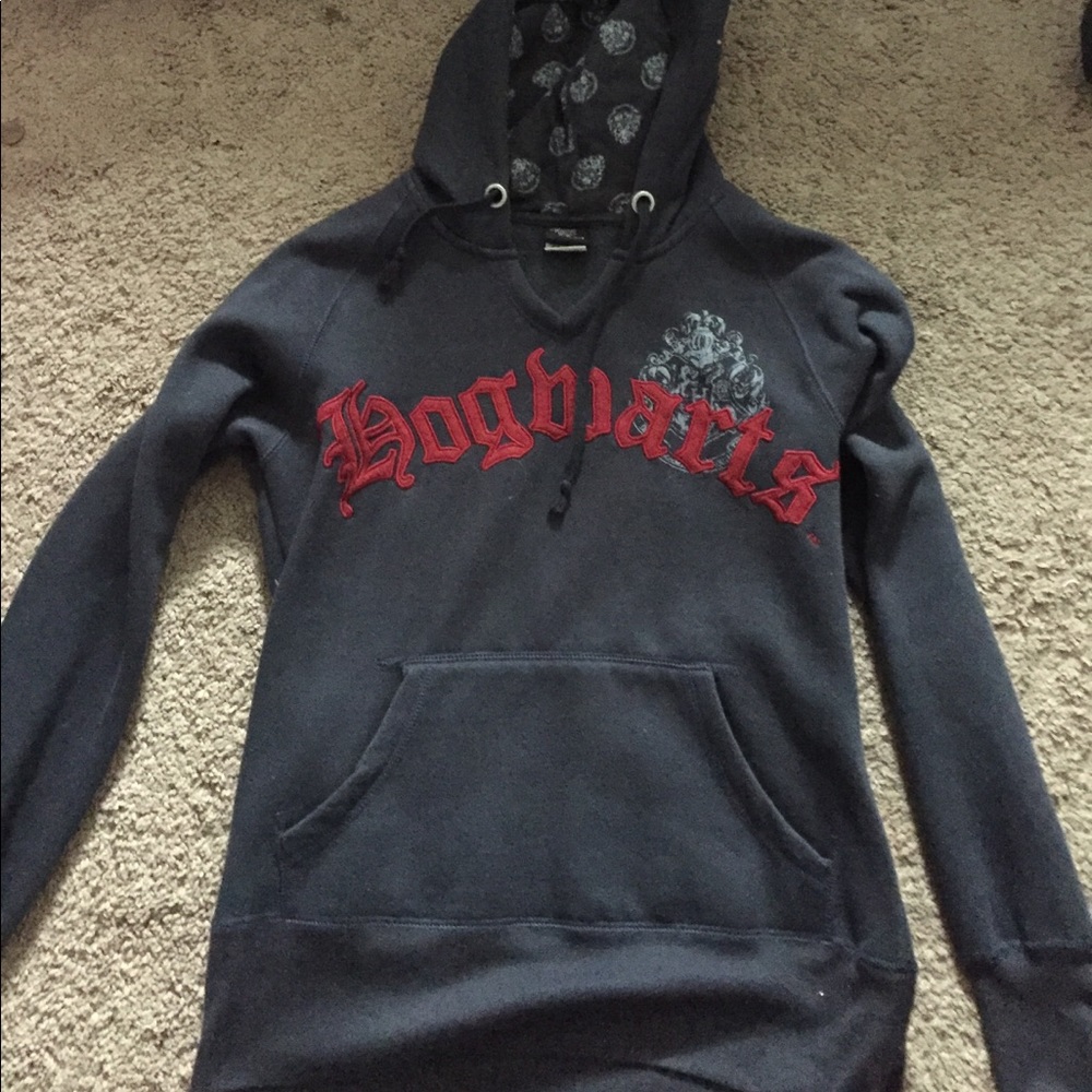 Hogwarts sweatshirt from the wwohp in universal