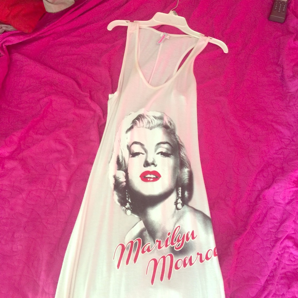 Marilyn Monroe white long dress