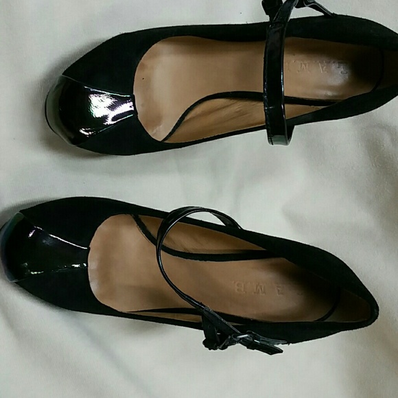 LAMB brand black pumps with metallic silver heel - Picture 2 of 6