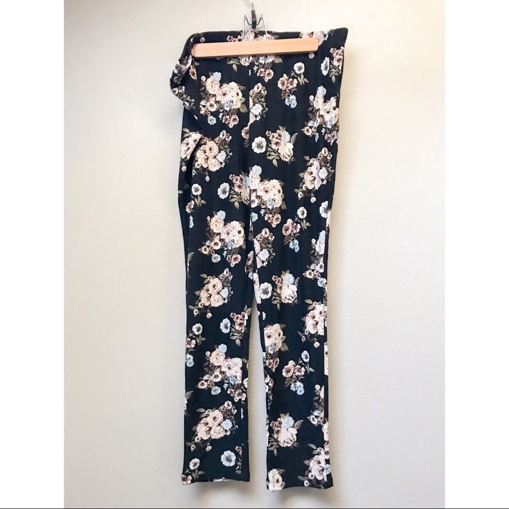 Plus // Black Floral Leggings - Picture 2 of 5