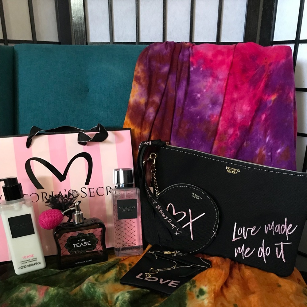 Victoria’s Secret Bundle