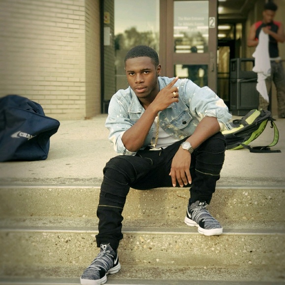 Meet your Posher, Andre - Picture 1 of 1