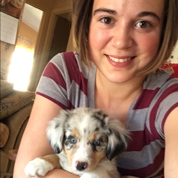 Meet your Posher, Kaitlan - Picture 2 of 2