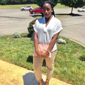 Meet your Posher, Stephanie