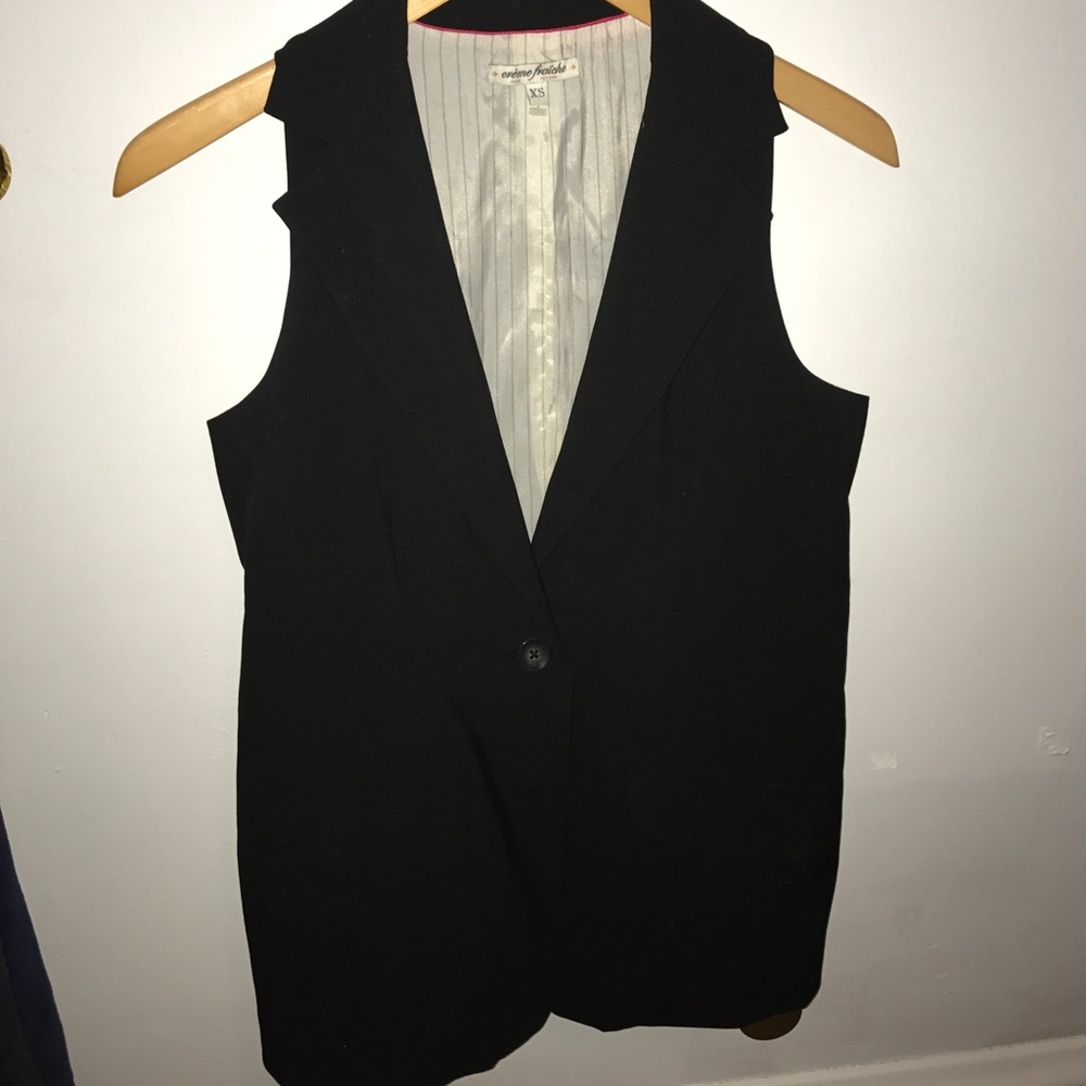 Creme Fraiche Black Vest