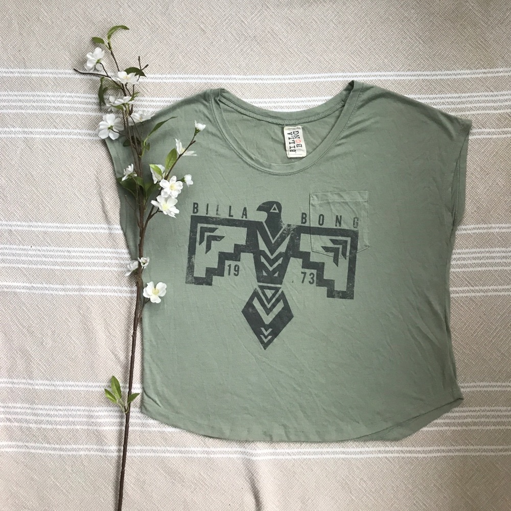 Green billabong short sleeve graphic t-shirt