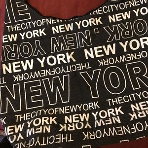 Robin-Ruth "New York" purse + Bonus T-shirt